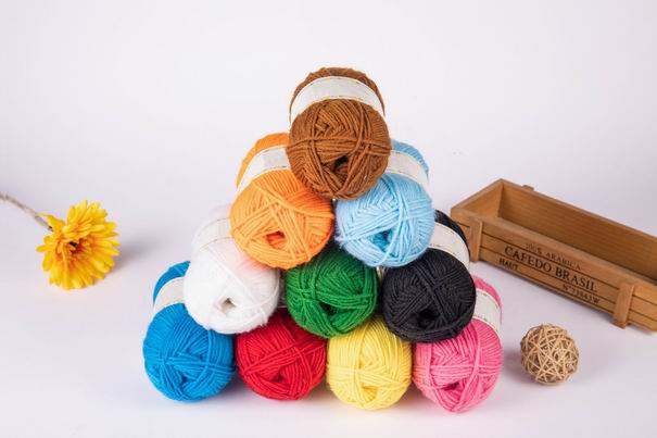 Hand Knitting Hat Sweater Yarn Color High Bulk Acrylic Yarn