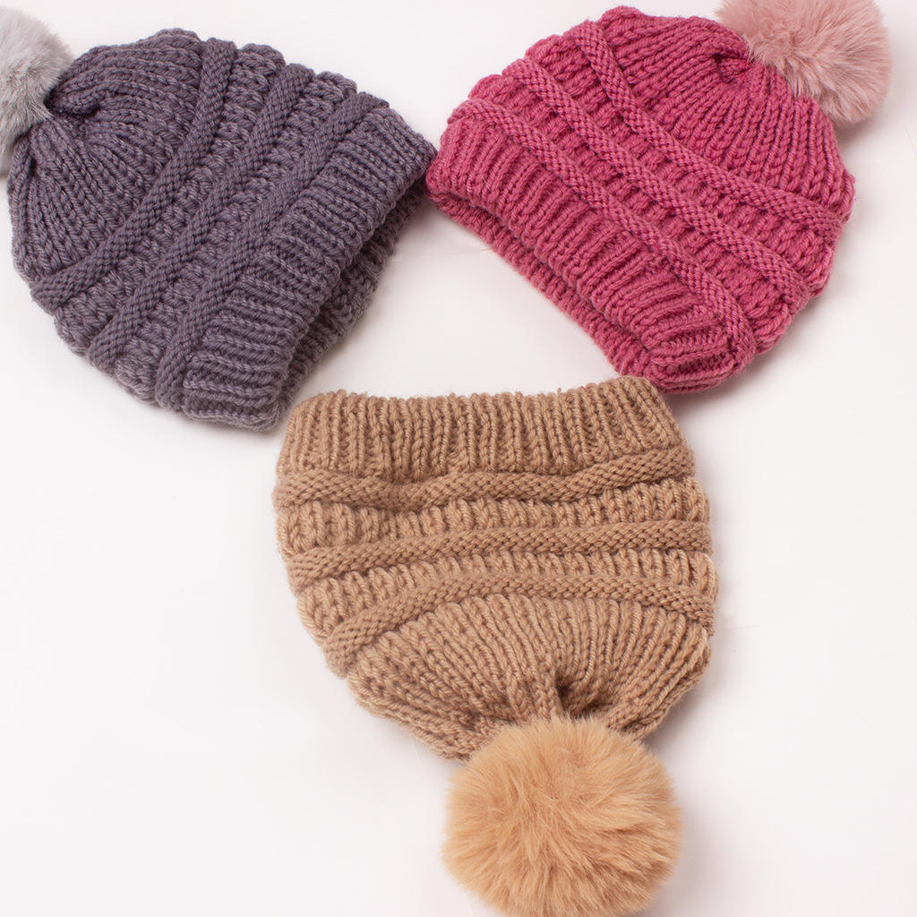 Factory price winter hairball warm beanie with pom pom for c